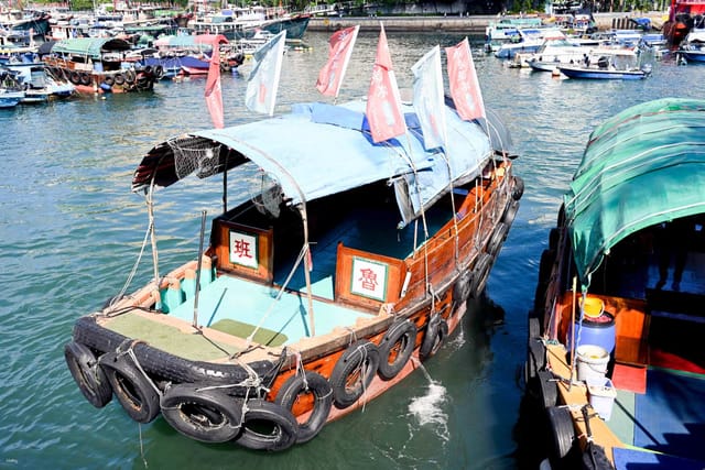 Hong Kong Aberdeen Sampan Private Charter Boat Charter Boat Experience｜Try the Famous Ting Zai Noodles - Photo 1 of 7